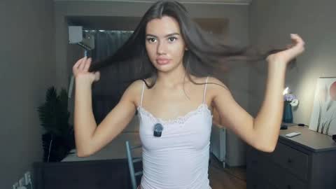 Snapshot of deidreluer chatting on 05.23.26 Laura online show from 05.23.26