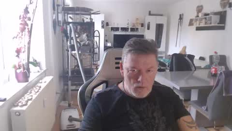 deinprinz2312 online show from 10.22.25