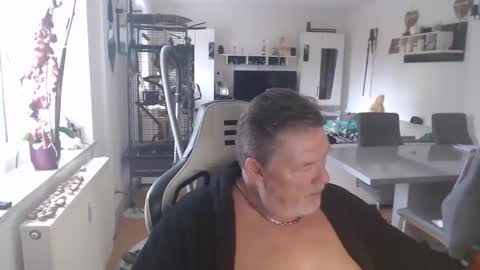 deinprinz2312 online show from 10.23.25