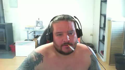 Snapshot of deinspielzeug87 chatting on 10.24.25 deinspielzeug87 online show from 10.24.25