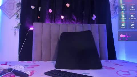 Snapshot of deisyharper chatting on 09.11.25 deisyharper online show from 09.11.25