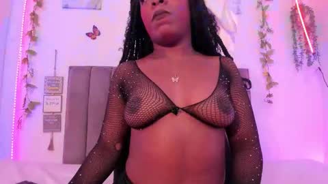 Snapshot of deisyharper chatting on 10.29.25 deisyharper online show from 10.29.25