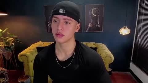 Snapshot of deivid_parker chatting on 10.28.25 Deivid online show from 10.28.25