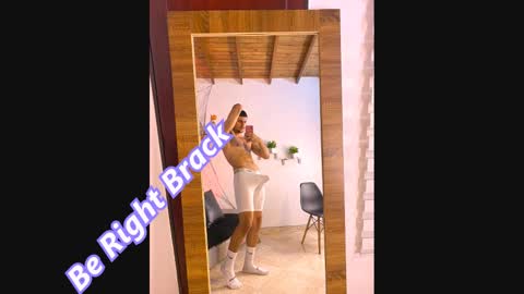 Snapshot of deivy_gram chatting on 12.18.24 DEIVY online show from 12.18.24