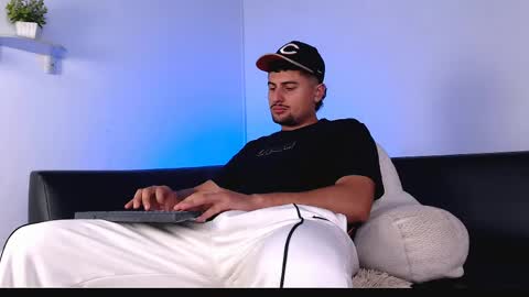 Snapshot of deivy_gram chatting on 04.21.26 DEIVY online show from 04.21.26