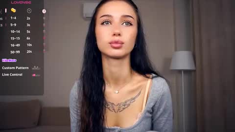 Snapshot of delanakimbral chatting on 09.19.25 Hello everyone Im Tessa Make yourself comfortable. Were going to have fun together online show from 09.19.25