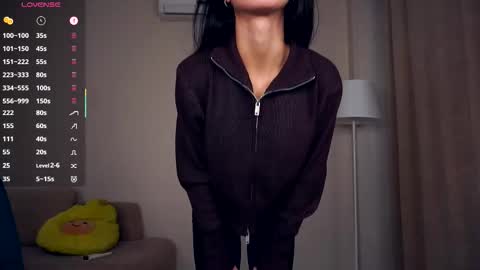 Snapshot of delanakimbral chatting on 09.30.25 Hello everyone Im Tessa Make yourself comfortable. Were going to have fun together online show from 09.30.25