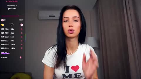 Snapshot of delanakimbral chatting on 10.24.25 Hello everyone Im Tessa Make yourself comfortable. Were going to have fun together online show from 10.24.25