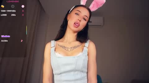 Snapshot of delanakimbral chatting on 11.26.25 Hello everyone Im Tessa Make yourself comfortable. Were going to have fun together online show from 11.26.25