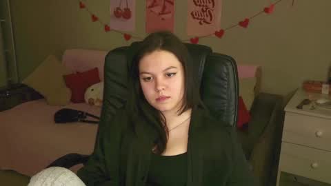 Snapshot of delarysong chatting on 05.16.26 Delary online show from 05.16.26