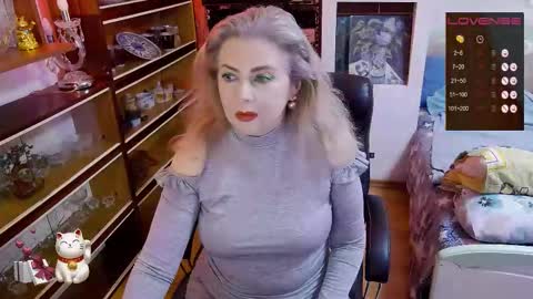 Snapshot of delicecat chatting on 11.11.25 Delicacat online show from 11.11.25