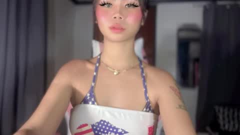 Snapshot of deliciousfaye chatting on 09.17.25 Hello your loving faye 3 online show from 09.17.25