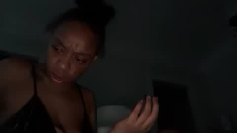 Snapshot of delightfuldark chatting on 12.04.25 delightfuldark online show from 12.04.25