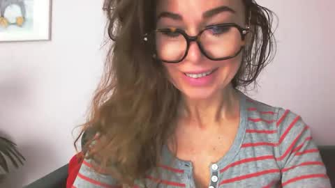 delilah_sweet online show from 10.21.25
