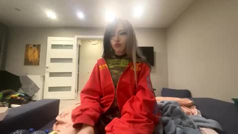 Snapshot of delilahdyl chatting on 11.26.25 Mila online show from 11.26.25