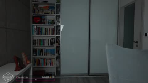 Snapshot of delitevip chatting on 01.10.25 DeLite Next stream on Wednesday or Thurdsay online show from 01.10.25