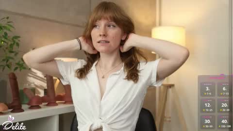 Snapshot of delitevip chatting on 09.10.25 DeLite Next stream on Wednesday or Thurdsay online show from 09.10.25