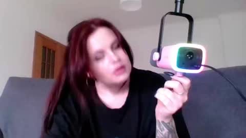 dellacrush_ online show from 02.28.25