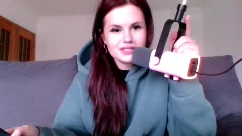 dellacrush_ online show from 03.10.25