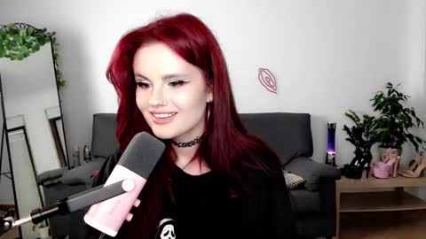 dellacrush_ online show from 09.10.25