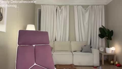 Delora online show from 12.03.25