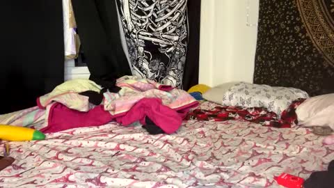 Snapshot of deluxxxeblu chatting on 01.28.25 TankinBody online show from 01.28.25