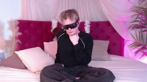 demianenglen online show from 10.03.25