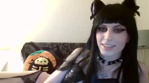 Snapshot of demonally chatting on 05.05.26 demonally online show from 05.05.26
