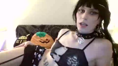 Snapshot of demonally chatting on 05.14.26 demonally online show from 05.14.26