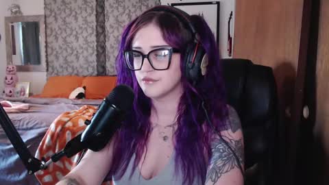 Snapshot of demongf chatting on 09.29.25 Demoness Mina online show from 09.29.25