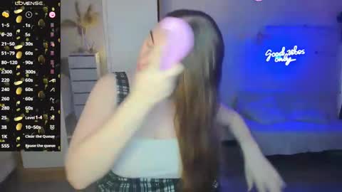 Snapshot of demure_soul chatting on 02.10.25 Sophie online show from 02.10.25