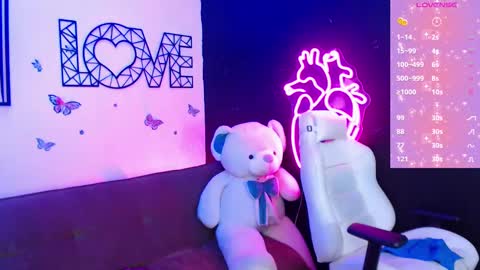 Snapshot of demyanderson_ chatting on 02.15.25 Demy online show from 02.15.25