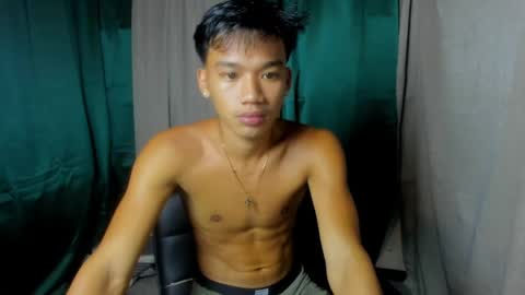 Snapshot of den_cummers chatting on 06.07.26 den_cummers online show from 06.07.26