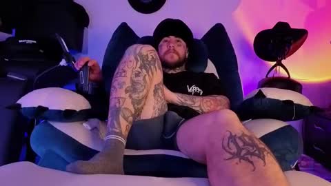 Snapshot of denjig chatting on 03.04.26 Oliver online show from 03.04.26