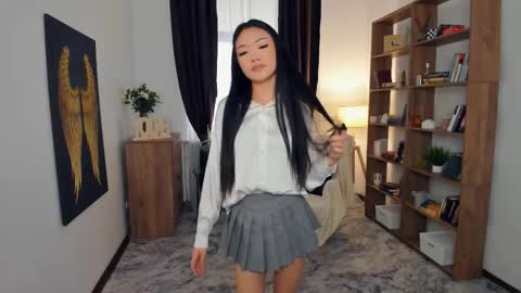 Snapshot of denlys chatting on 11.11.25 Mikky online show from 11.11.25