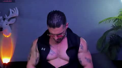 Snapshot of dennis_cox_ chatting on 02.01.26 dennis_cox_ online show from 02.01.26