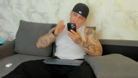 Snapshot of dennis_munera chatting on 12.04.24 dennis munera online show from 12.04.24