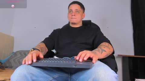 Snapshot of dennis_munera chatting on 10.09.25 dennis munera online show from 10.09.25