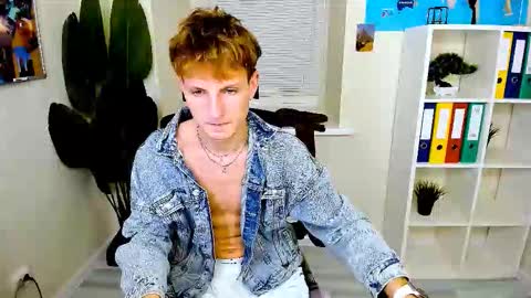 Snapshot of dennis_rodriguez chatting on 12.05.25 Dennis online show from 12.05.25