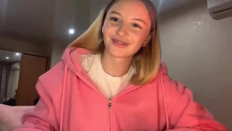 Snapshot of deonnagarn chatting on 10.13.25 Vi Victoria online show from 10.13.25