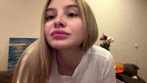 Snapshot of deonnagarn chatting on 10.31.25 Vi Victoria online show from 10.31.25