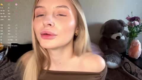 Snapshot of deonnagarn chatting on 11.01.25 Vi Victoria online show from 11.01.25