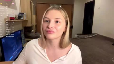 Snapshot of deonnagarn chatting on 11.03.25 Vi Victoria online show from 11.03.25