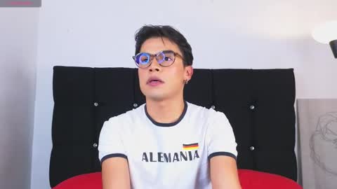 Snapshot of dereck_jeter chatting on 02.10.26 dereck jeter online show from 02.10.26