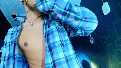 Dereck online show from 04.11.26