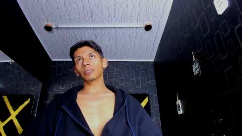 Snapshot of dereck_monroe chatting on 05.23.26 Dereck online show from 05.23.26