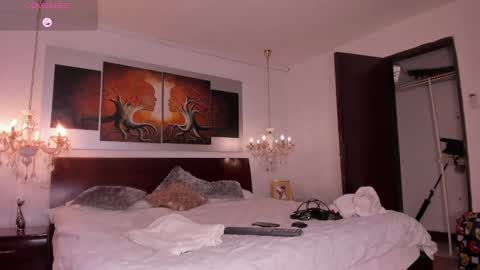 Snapshot of dereckandjake chatting on 02.19.25 Dereck and Jake online show from 02.19.25