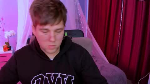 Snapshot of derek_hawk_ chatting on 03.21.26 derek_hawk_ online show from 03.21.26