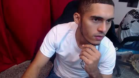 Snapshot of derek_storm_ chatting on 09.28.25 D E R E K online show from 09.28.25