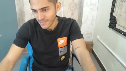 Snapshot of derek_storm_ chatting on 11.05.25 D E R E K online show from 11.05.25